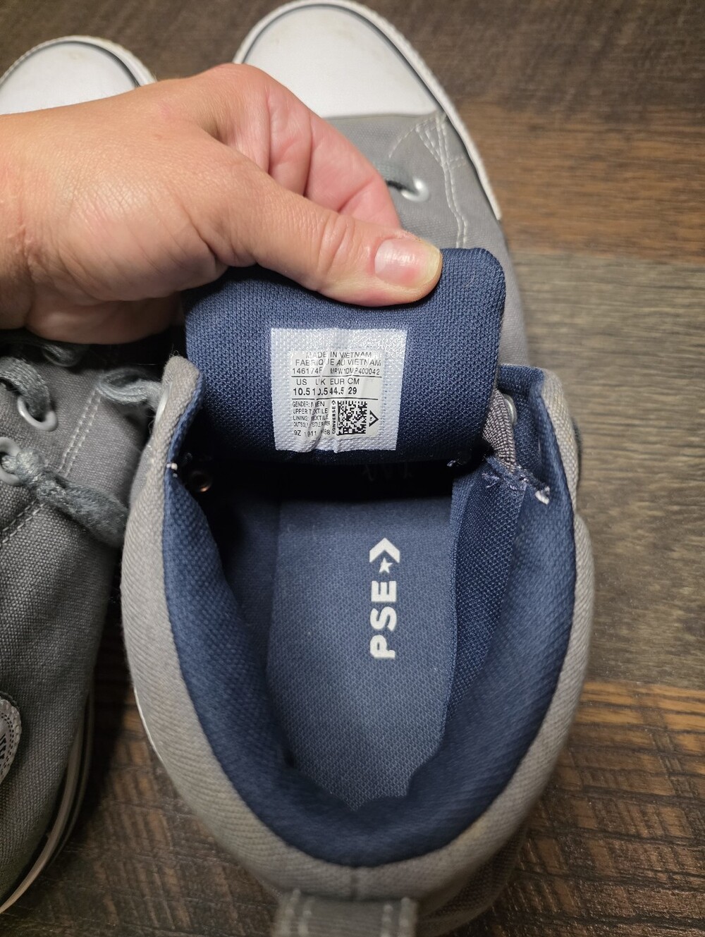 Mens 10.5 Converse In Grey - Picture 9 of 9